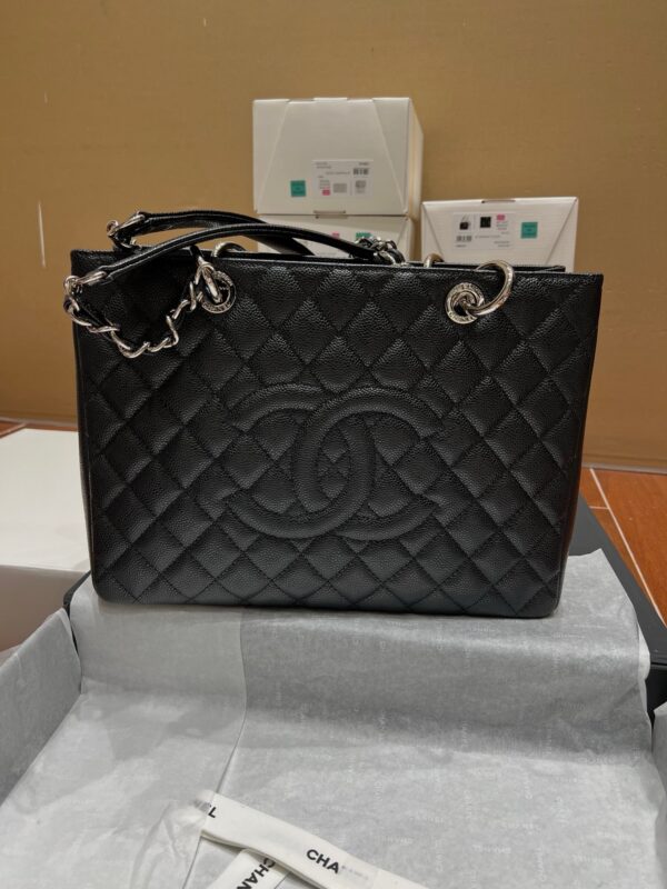 GST Grand Shopping Tote – Iconic Everyday Luxury