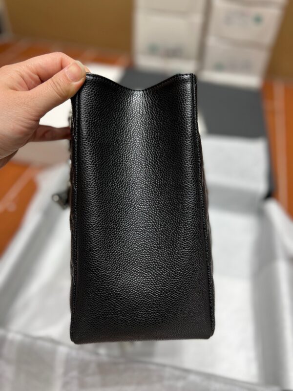 GST Grand Shopping Tote – Iconic Everyday Luxury