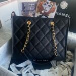 Chanel 124A Shopping Tote – Style Meets Functionality