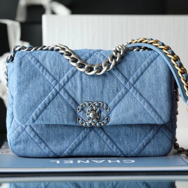 Chanel 19 Bag – 22P Spring/Summer Collection