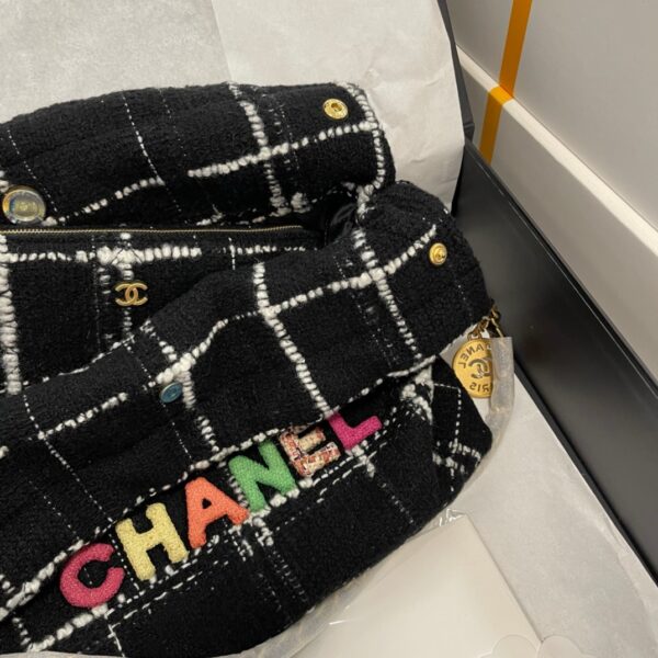 Chanel 22K Tweed Drawstring Bag – Small Size