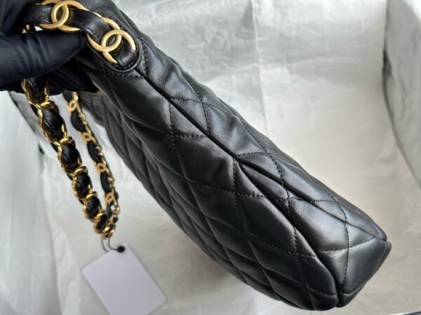 Chanel AS3631 Hobo Shoulder Bag