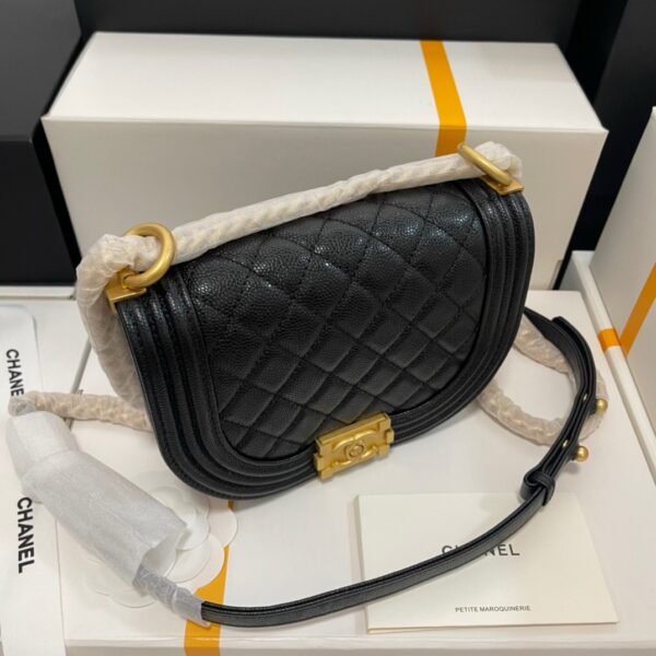 Chanel 22A Boy Saddle Messenger Bag – Métiers d’Art Collection