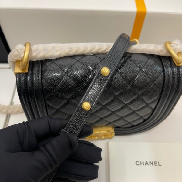 Chanel 22A Boy Saddle Messenger Bag – Métiers d’Art Collection