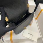 Chanel 22A Boy Saddle Messenger Bag – Métiers d’Art Collection