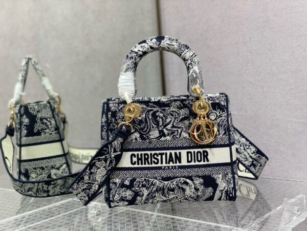 Lady Dior – 5 Grid "Blue Tiger" Embroidered Edition