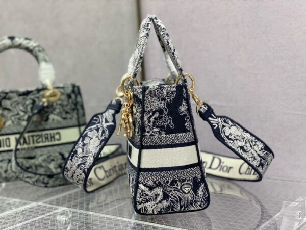 Lady Dior – 5 Grid "Blue Tiger" Embroidered Edition