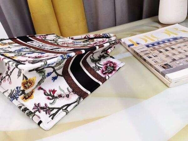 Dior Top-tier Imported Original Embroidery Shopping Bag – New White Iris Medium Size