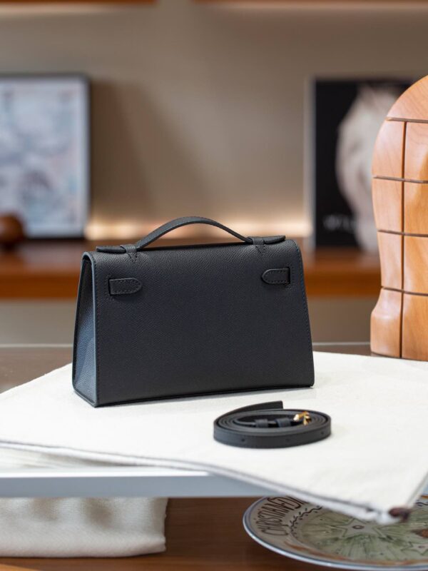 HERMES Kelly I – The Dream Bag | H5-22 Black with Gold Hardware