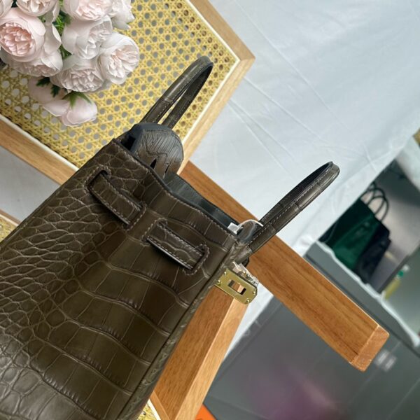 HERMES Birkin 25cm | Matte HCP American Alligator Belly | Gold Hardware