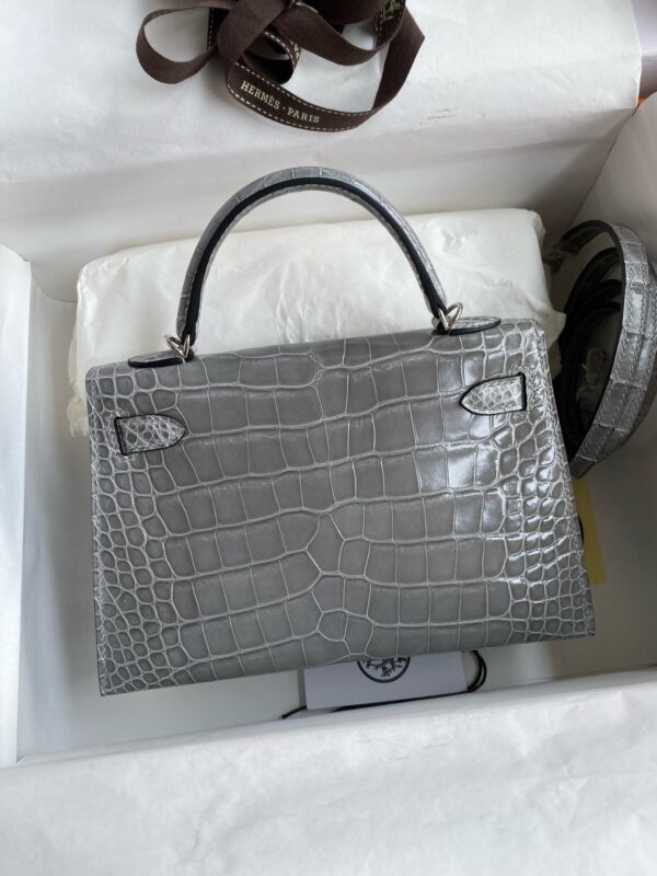 Hermès Kelly II 19cm – Shiny Alligator Leather in Glacier Grey with Silver Hardware