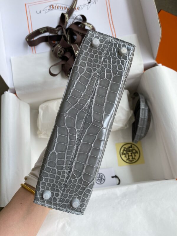 Hermès Kelly II 19cm – Shiny Alligator Leather in Glacier Grey with Silver Hardware