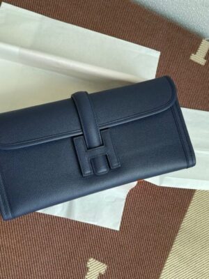 Hermès Epsom Leather Bag in Almond Green – Elegant & Practical