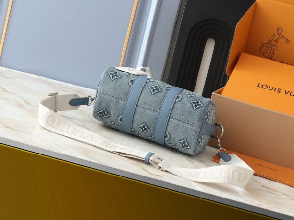 Louis Vuitton Keepall Bandoulière 25 – Washed Denim Monogram | M22762