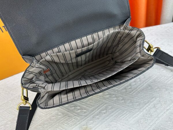 Louis Vuitton Pochette Métis Embossed Leather Crossbody Bag – Premium Edition