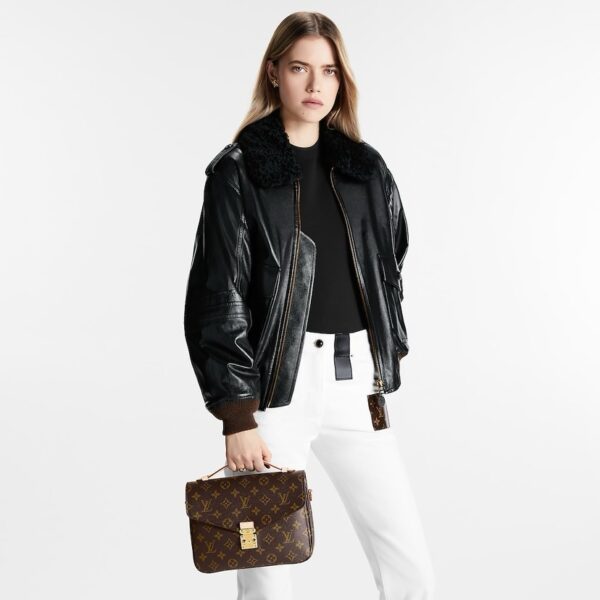 Louis Vuitton Pochette Métis Classic Messenger Bag – Monogram Canvas | Model: M44875