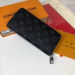 Louis Vuitton Vertical Zipped Wallet – M62295