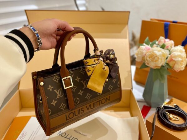 LV Vintage Tote Handbag with Shoulder Strap – Retro Charm with a Modern Twist A Fashionable and Practical Urban Tote