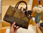 LV Vintage Tote Handbag with Shoulder Strap – Retro Charm with a Modern Twist A Fashionable and Practical Urban Tote