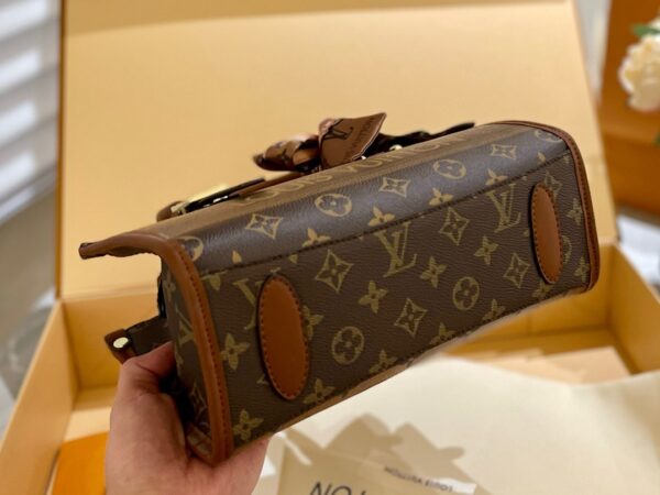 LV Vintage Tote Handbag with Shoulder Strap – Retro Charm with a Modern Twist A Fashionable and Practical Urban Tote