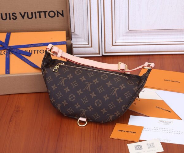 Louis Vuitton Monogram Waist Bag A Stylish and Versatile Accessory