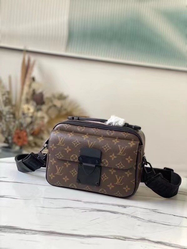 Louis Vuitton S Lock Messenger Bag – Black