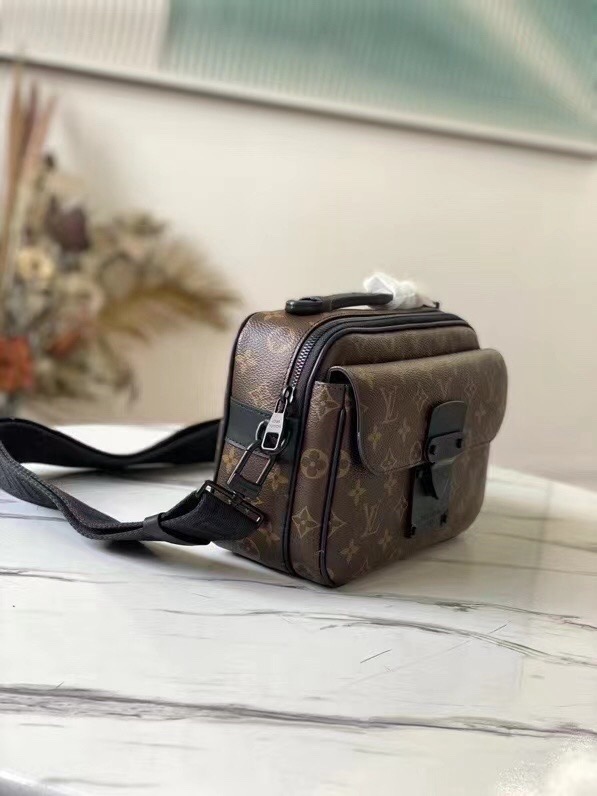 Louis Vuitton S Lock Messenger Bag – Black