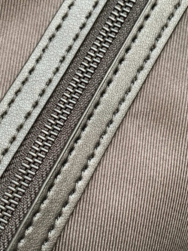 Louis Vuitton Keepall Bandoulière 50 – M44810