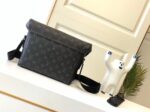 Louis Vuitton Messenger Bag – M40511 (Dynamic Chip Edition)