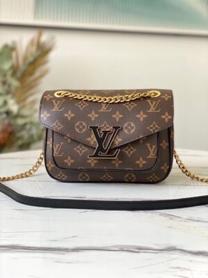 Louis Vuitton New Chain Messenger Bag Just In!