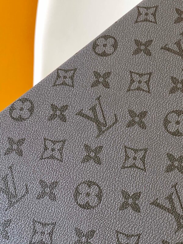 Louis Vuitton Chhette Voyage Medium Pouch - M11466