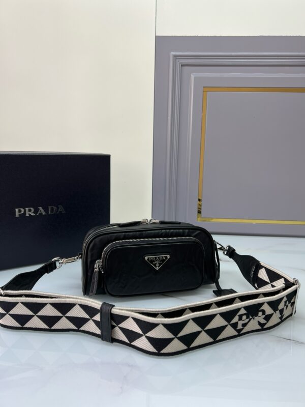 PRADA Top-Quality Imported Nappa Leather Wrinkled Bag - Spring/Summer Showpiece