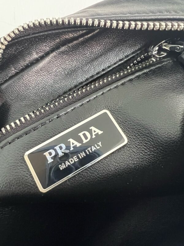 PRADA Top-Quality Imported Nappa Leather Wrinkled Bag - Spring/Summer Showpiece